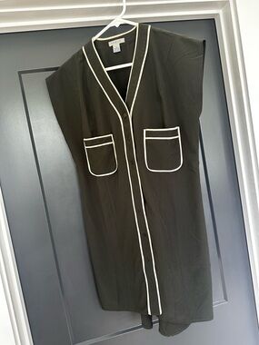 HAWKS Black Button-Front Dress with Cream Trim